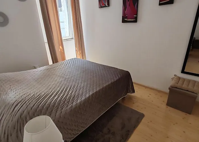 아파트먼트 피아차 안티카 로비니